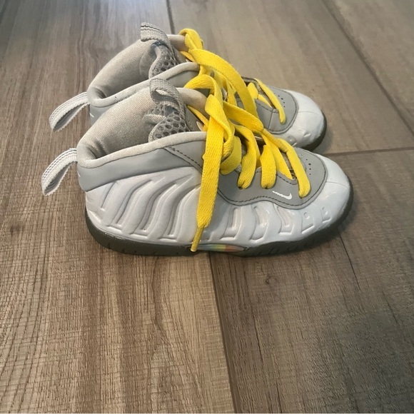 Nike Little Posite One Mid Rainbow Pixel with Yellow Laces Unisex Size 8c - Picture 3 of 6